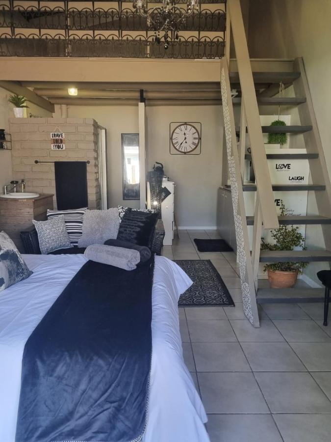 Angel 8 Airbnb Apartment 2 Robertson Exterior photo