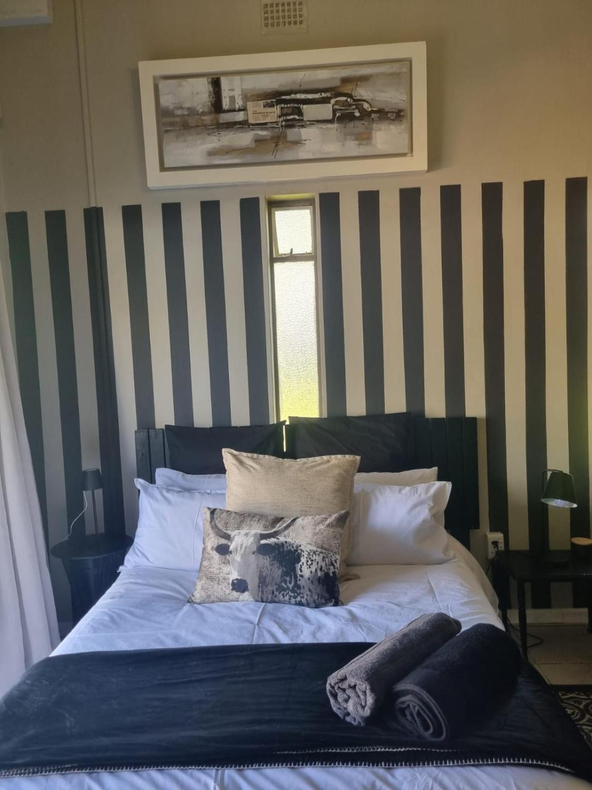 Angel 8 Airbnb Apartment 2 Robertson Exterior photo